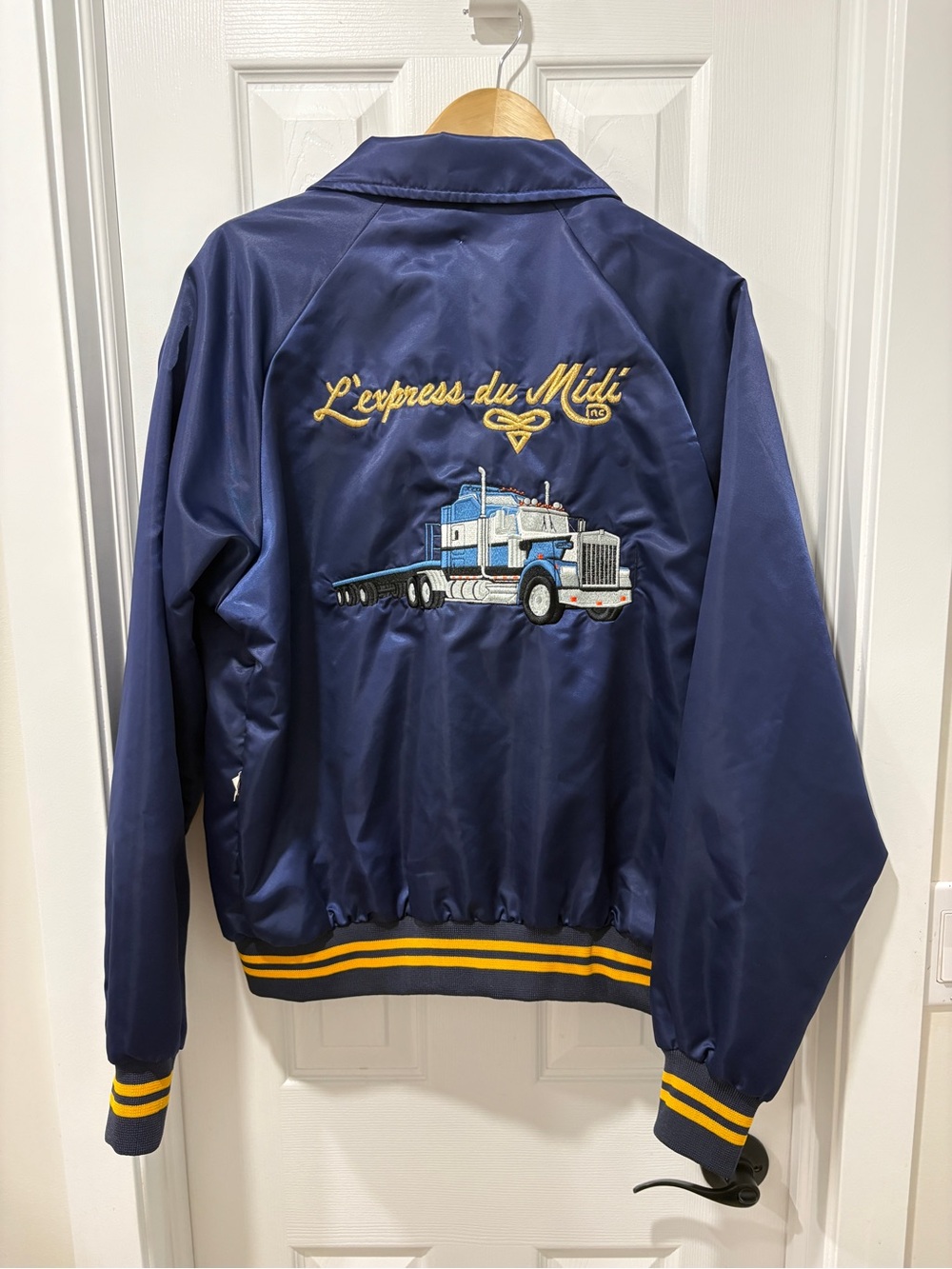 Vintage 1980s Trucker Jacket L'Express du Midi Embroidered Size XL Satin